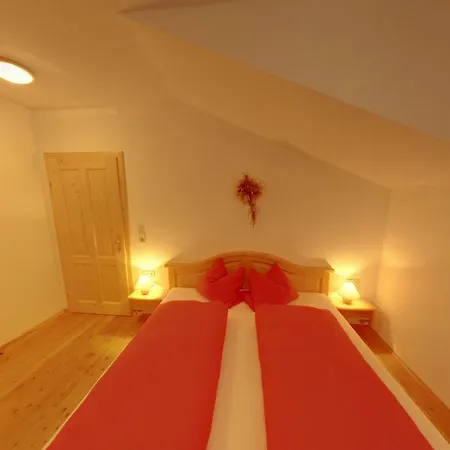 纳斯费尔德弗雷霍夫公寓 *